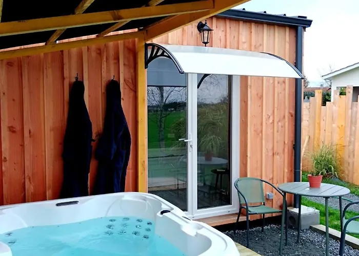 Chalet Cosy Avec Option Jacuzzi